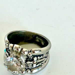 Western silver tone size 8 with crystal accents